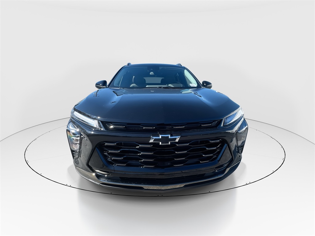 2026 Chevrolet Trax ACTIV Image 2 of 35