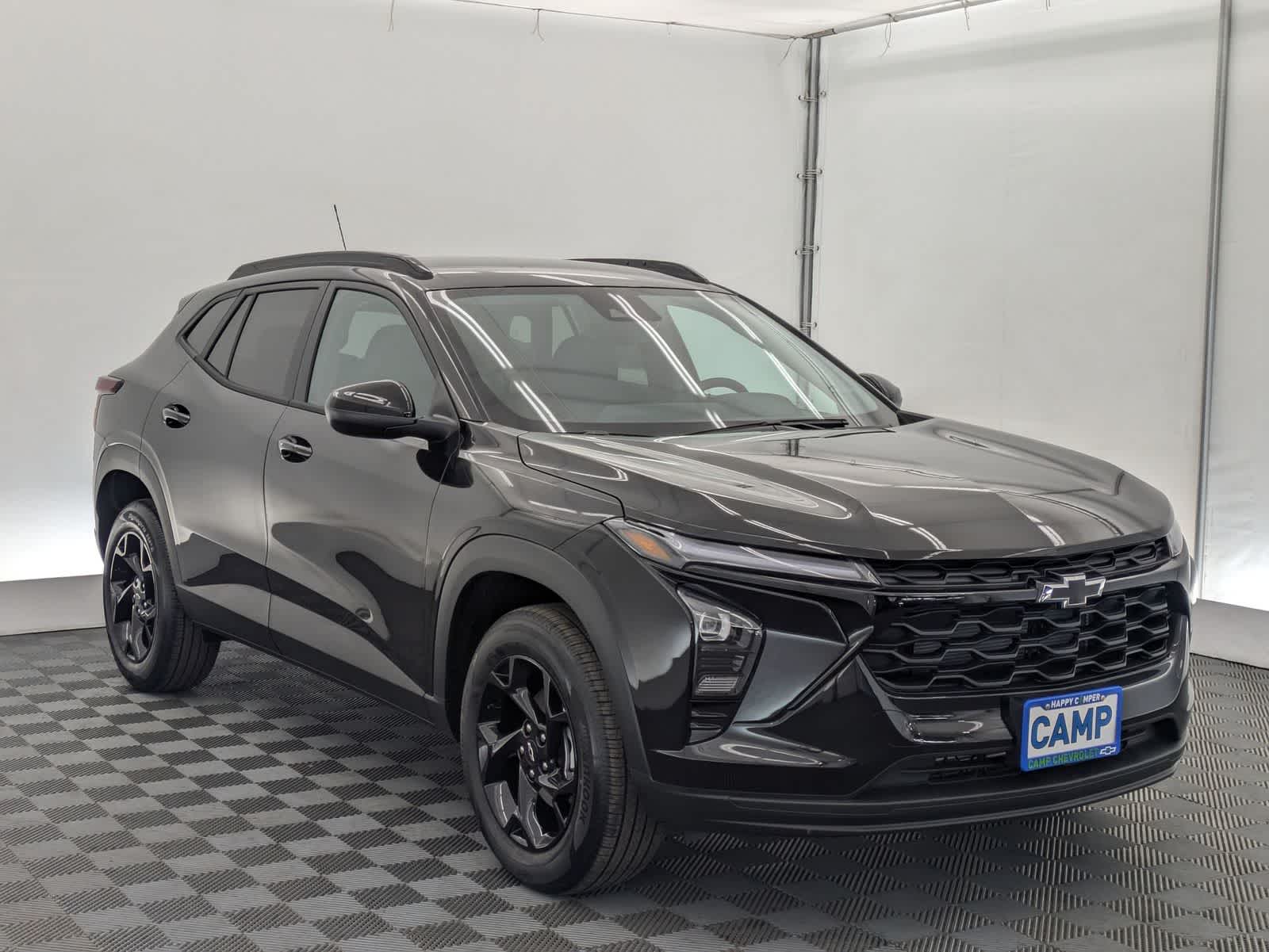 2026 Chevrolet Trax LT Image 2 of 35