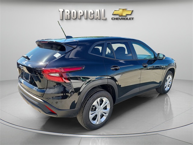 2026 Chevrolet Trax LS Image 4 of 31