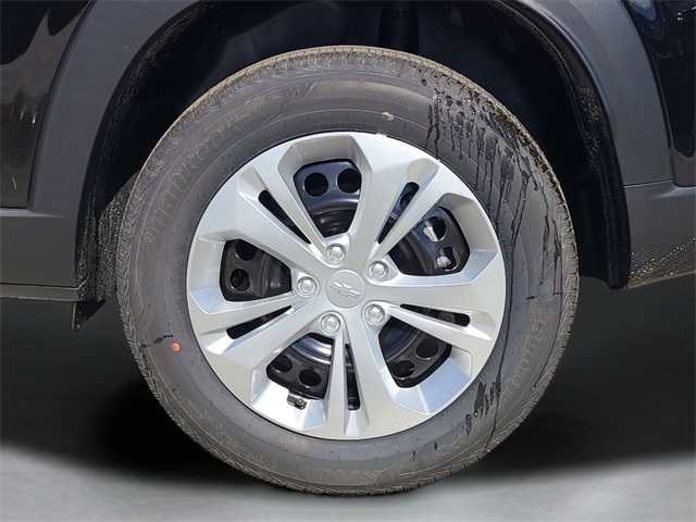2026 Chevrolet Trax LS Image 7 of 31