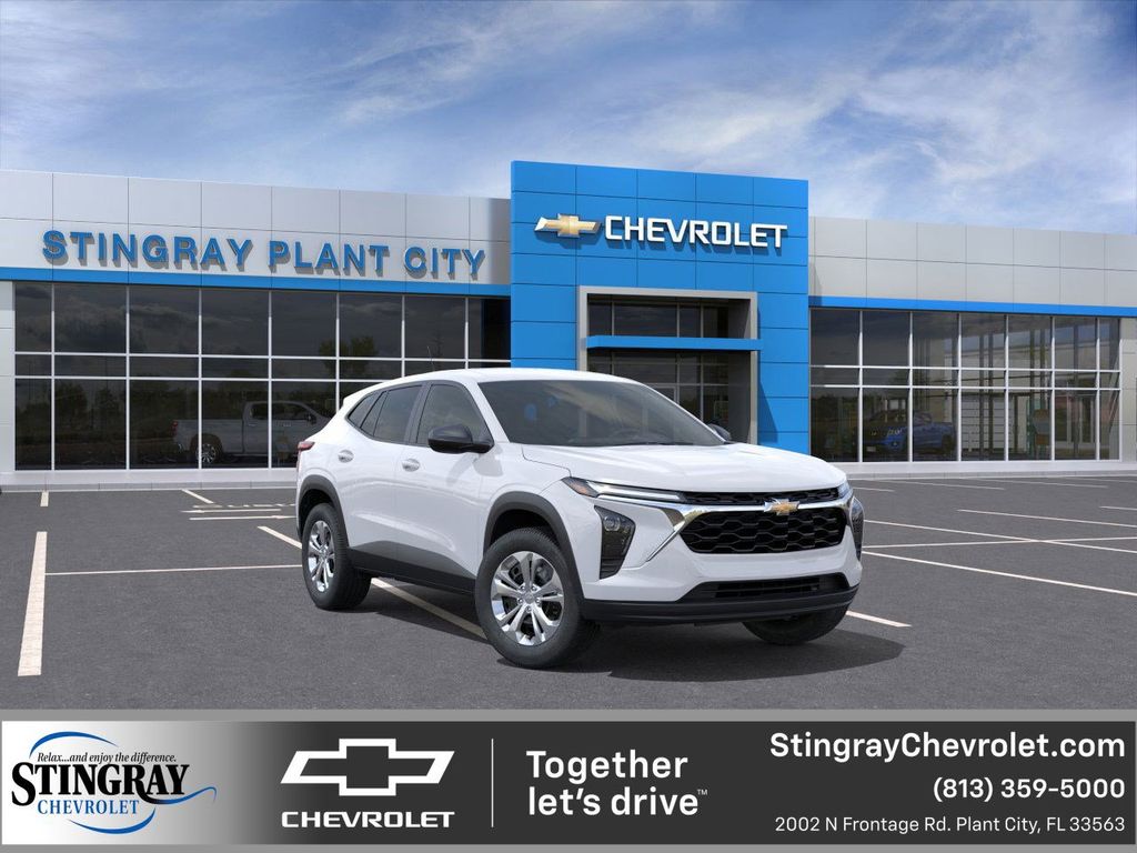 2026 Chevrolet Trax LS Image 4 of 27