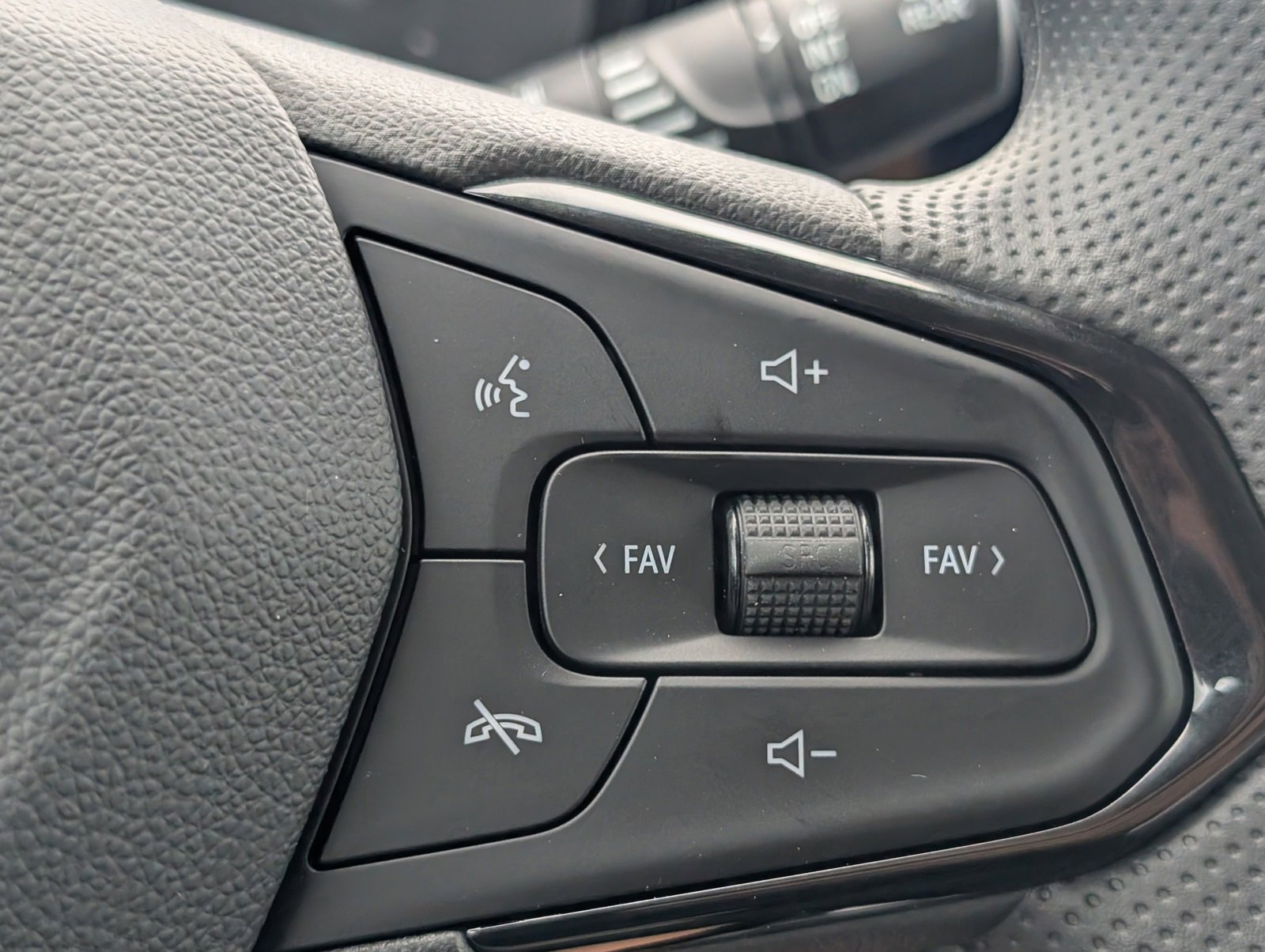 2026 Chevrolet Trax LS Image 18 of 21