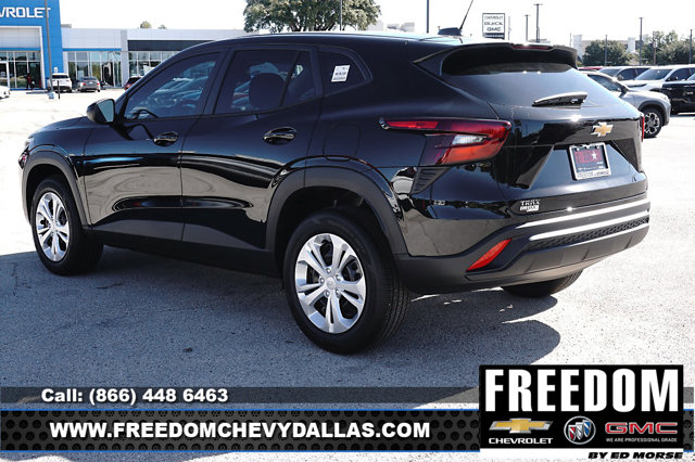 2026 Chevrolet Trax LS Image 7 of 43