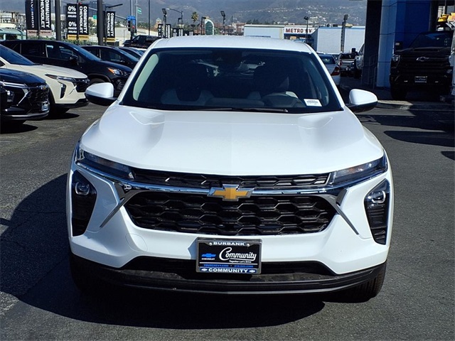 2026 Chevrolet Trax LS Image 2 of 12