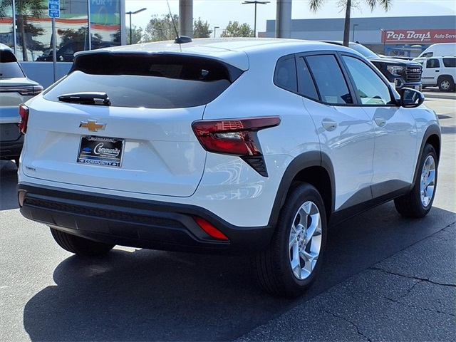 2026 Chevrolet Trax LS Image 4 of 12