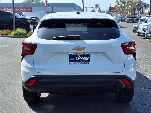 2026 Chevrolet Trax LS Image 5 of 12