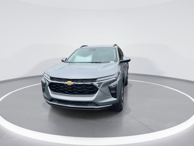 2026 Chevrolet Trax LT Image 2 of 25