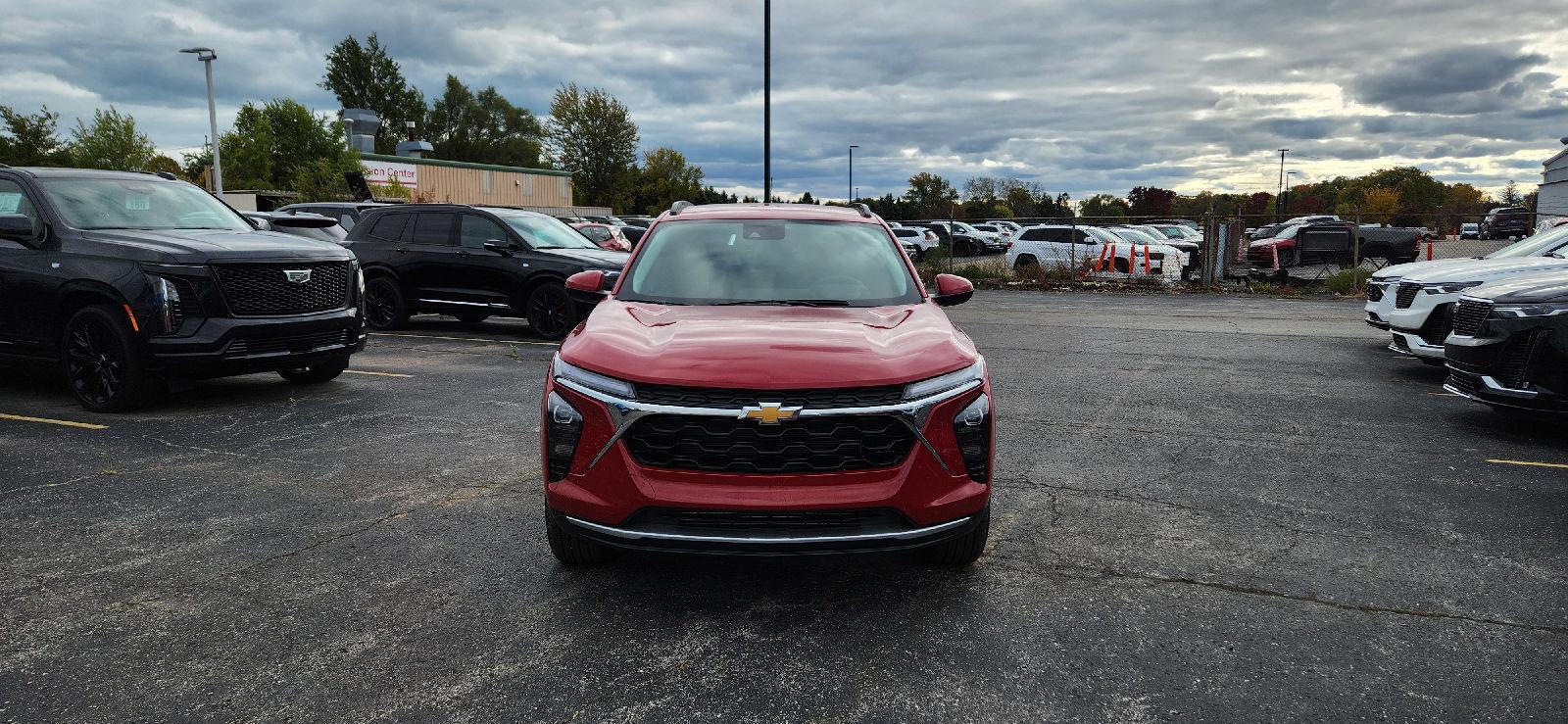 2026 Chevrolet Trax LT Image 2 of 20