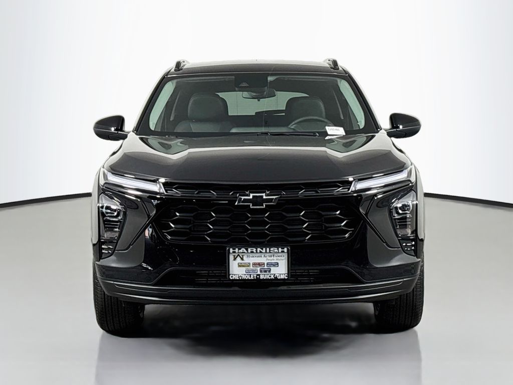 2026 Chevrolet Trax LT Image 2 of 30