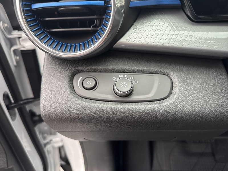 2026 Chevrolet Trax LT Image 36 of 40