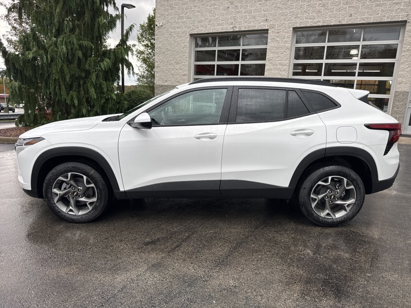 2026 Chevrolet Trax LT Image 7 of 40