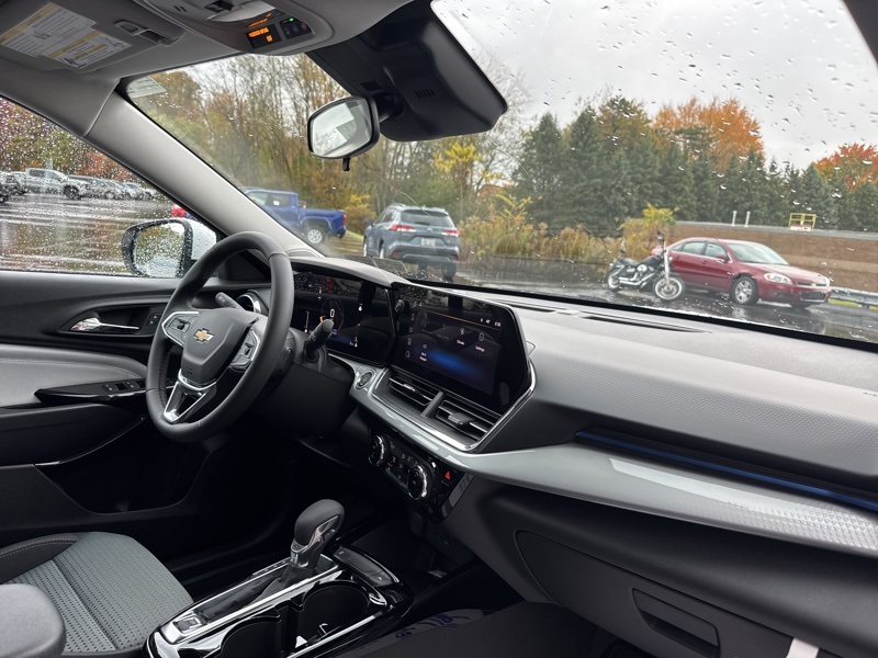 2026 Chevrolet Trax LT Image 15 of 40