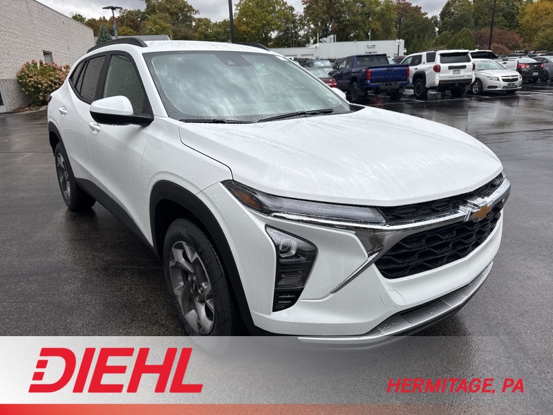 2026 Chevrolet Trax LT Image 2 of 40