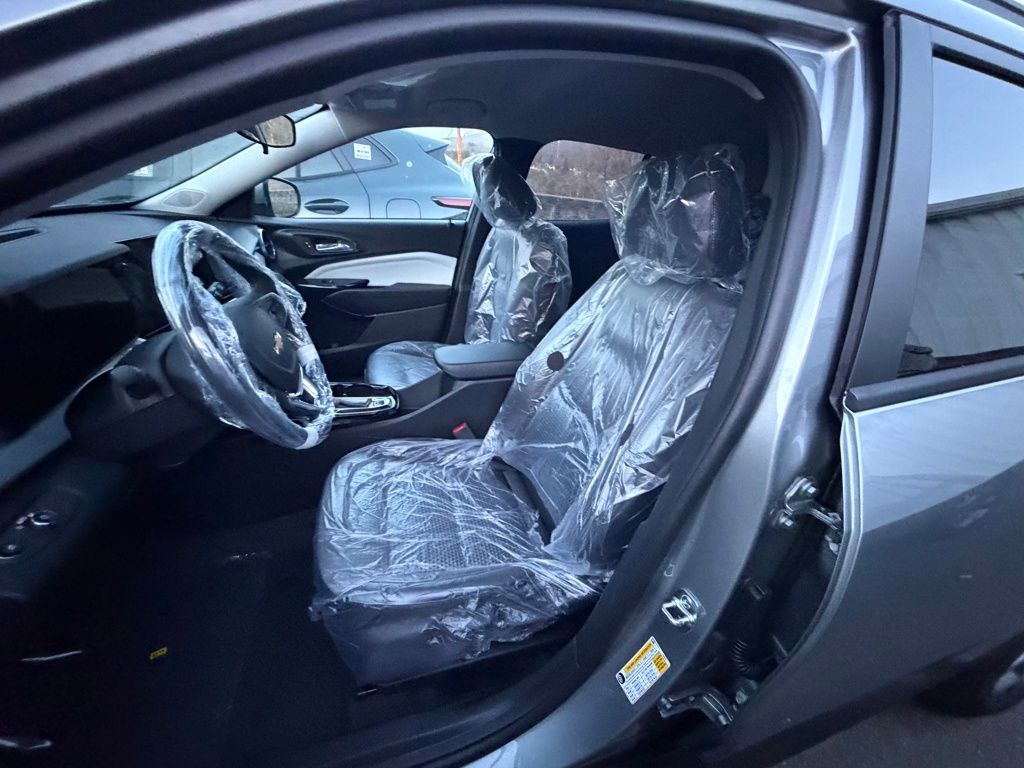 2026 Chevrolet Trax LT Image 8 of 9