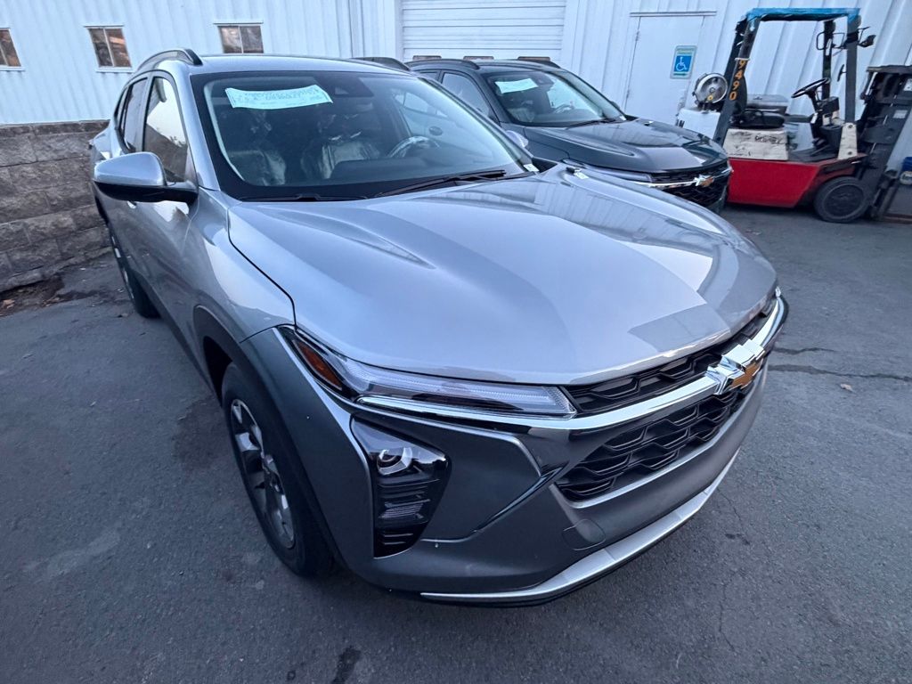 2026 Chevrolet Trax LT Image 4 of 9