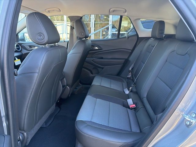 2026 Chevrolet Trax LT Image 13 of 33