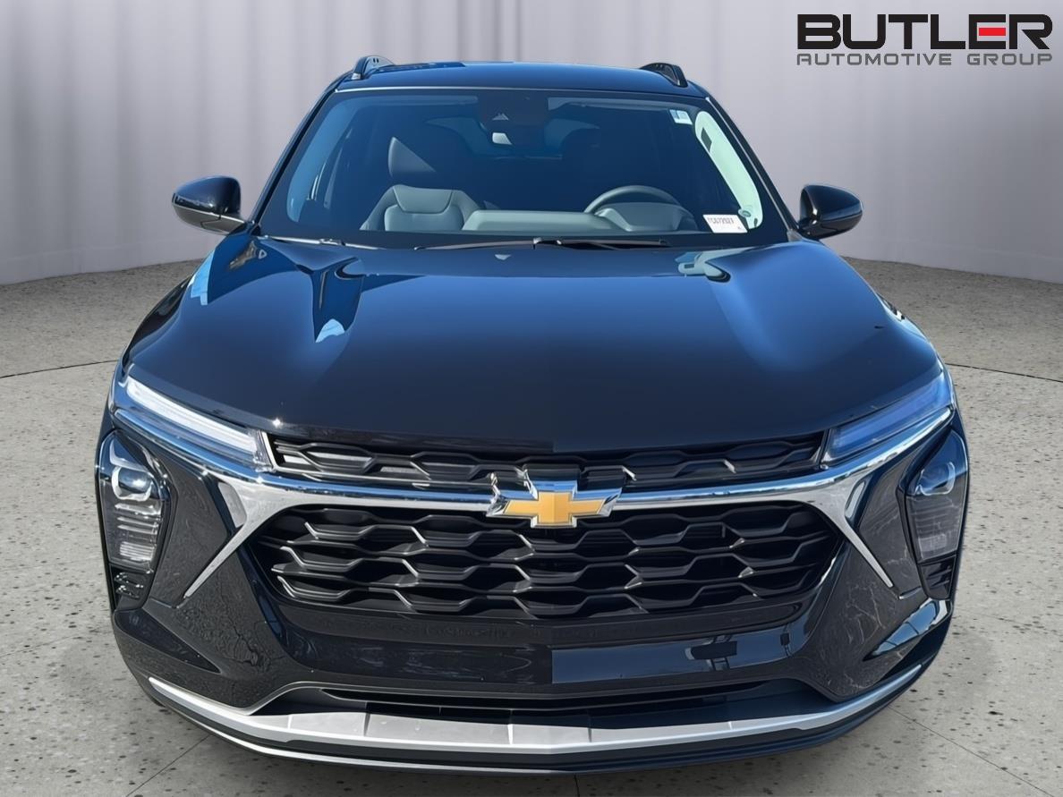 2026 Chevrolet Trax LT Image 3 of 30
