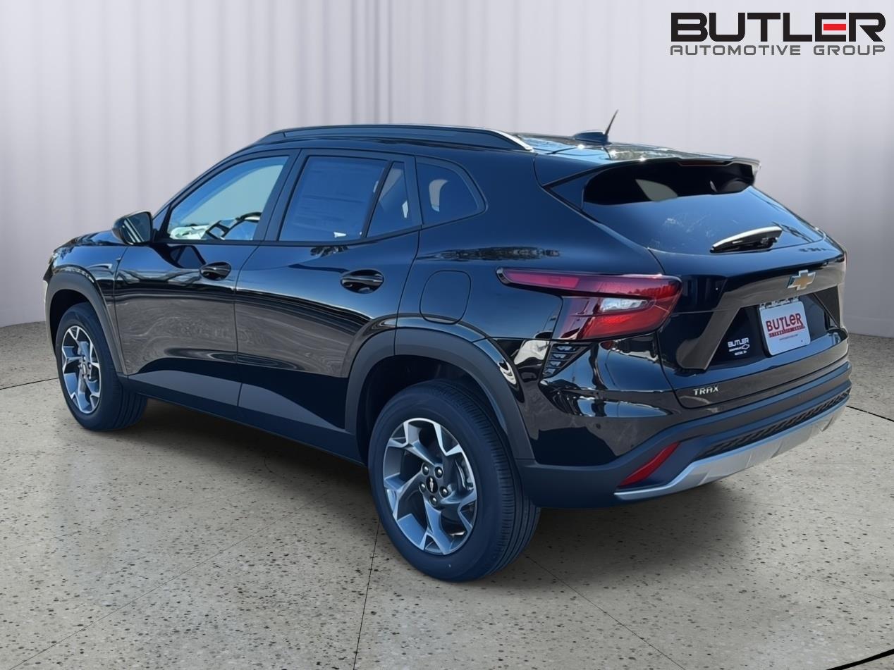 2026 Chevrolet Trax LT Image 7 of 30