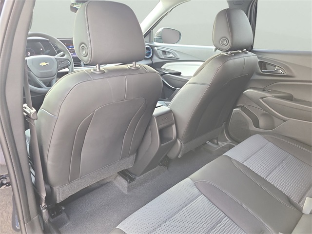 2026 Chevrolet Trax LT Image 12 of 34