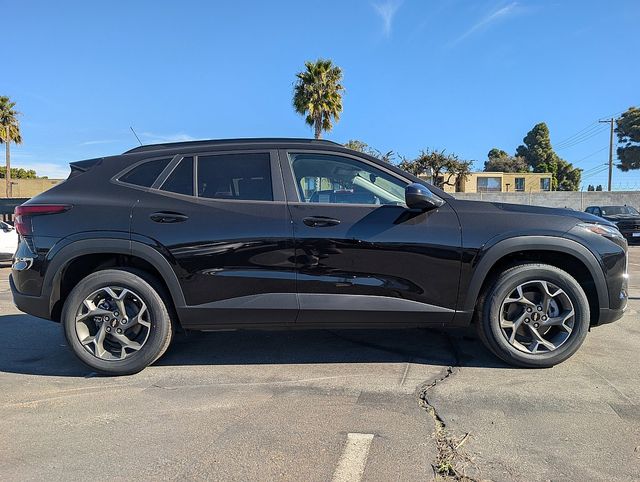 2026 Chevrolet Trax LT Image 4 of 25