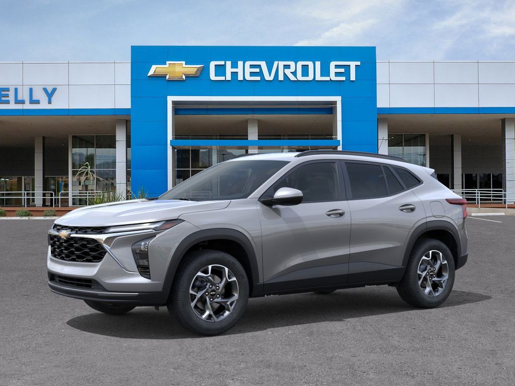 2026 Chevrolet Trax LT Image 2 of 24