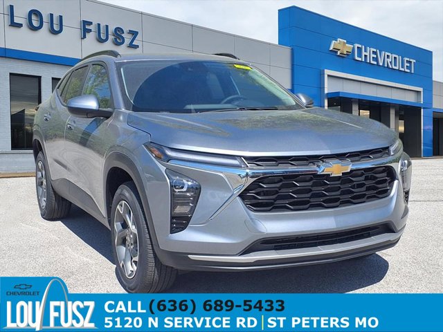 2026 Chevrolet Trax LT Image 2 of 26