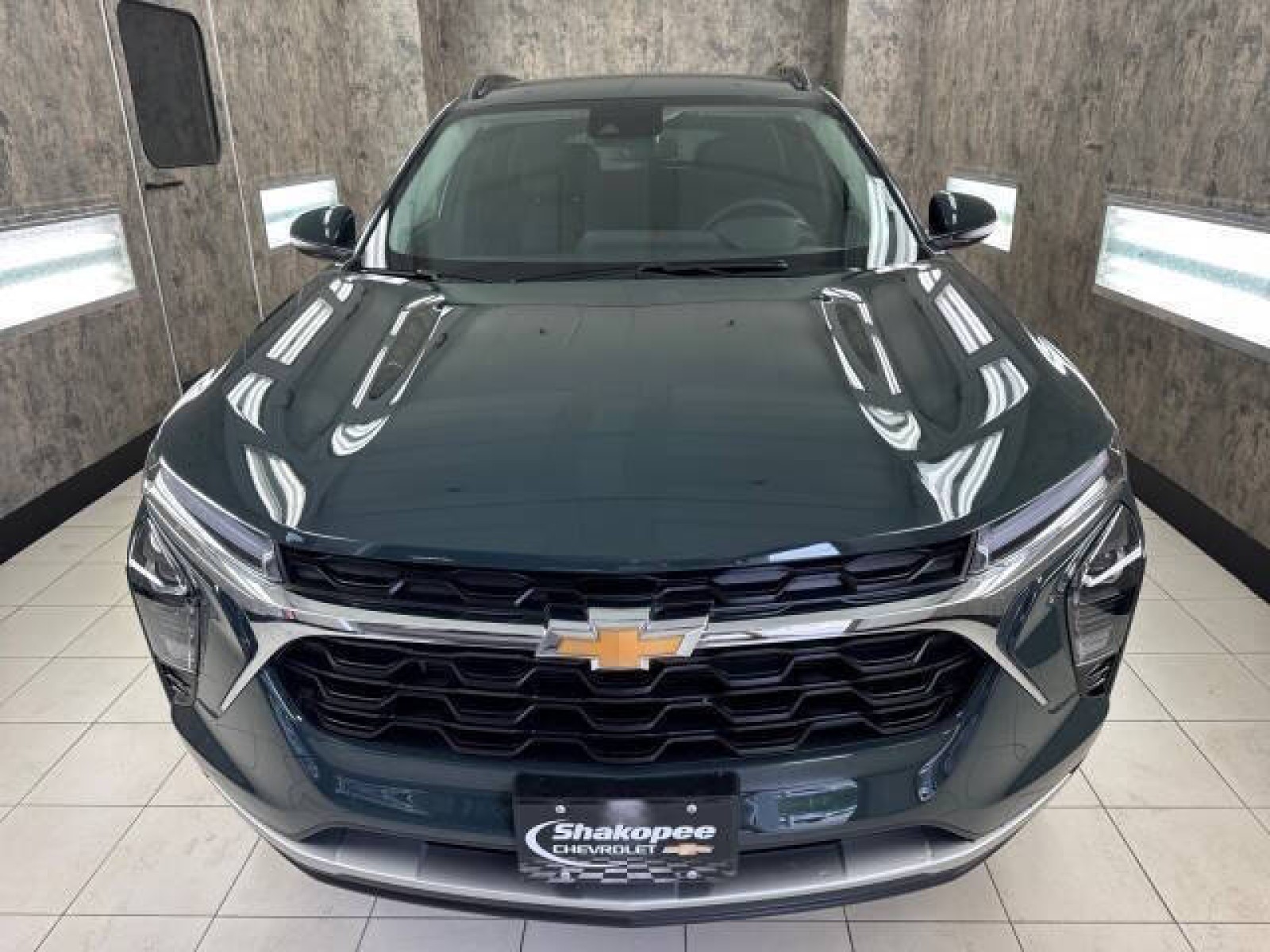 2026 Chevrolet Trax LT Image 2 of 4