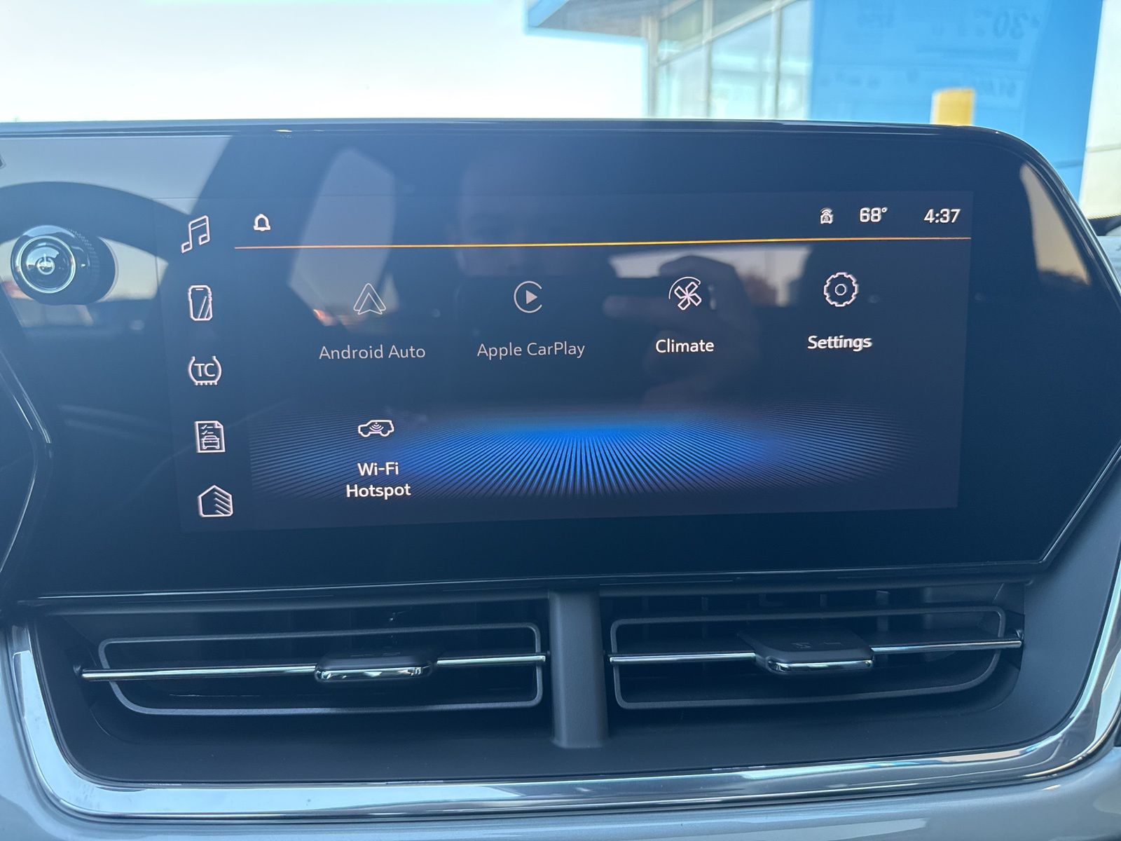 2026 Chevrolet Trax LT Image 19 of 35