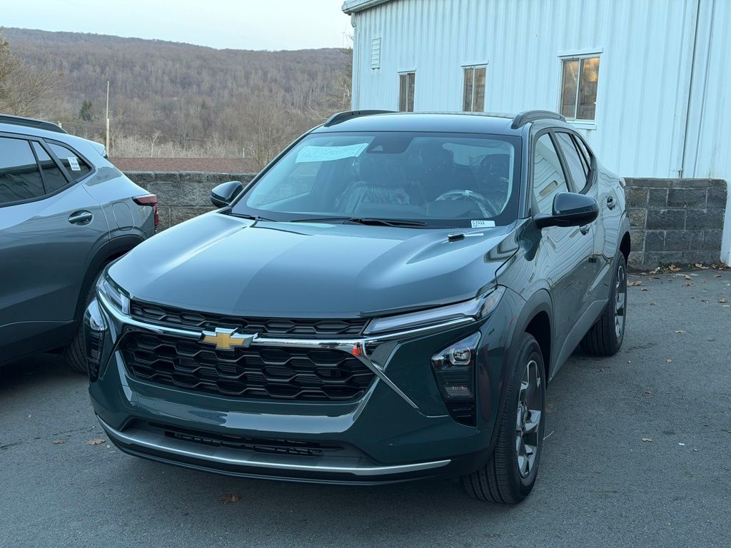 2026 Chevrolet Trax LT Image 1 of 10