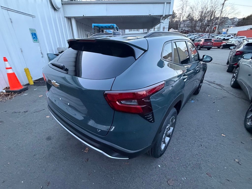 2026 Chevrolet Trax LT Image 6 of 10