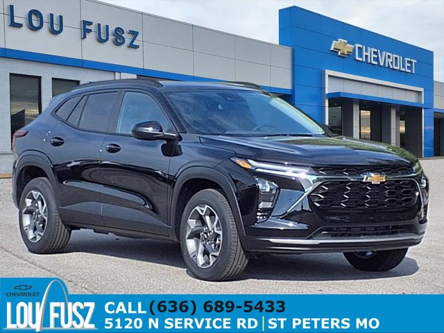 2026 Chevrolet Trax LT Image 2 of 22