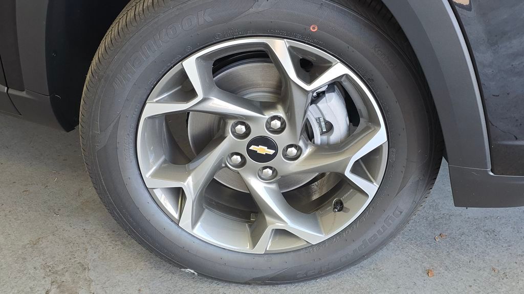 2026 Chevrolet Trax LT Image 7 of 30