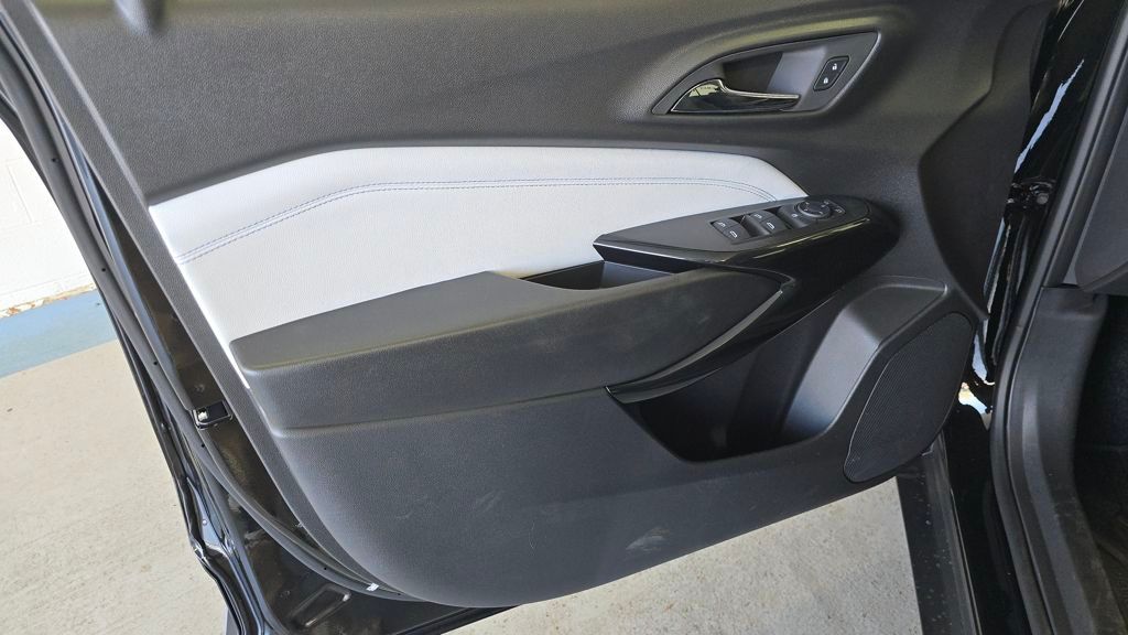 2026 Chevrolet Trax LT Image 24 of 30