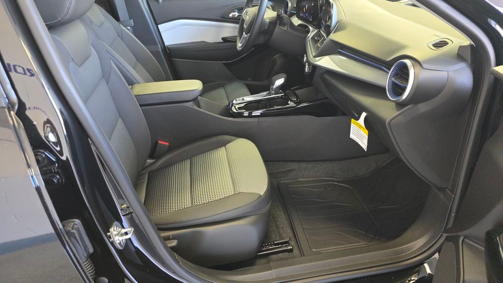 2026 Chevrolet Trax LT Image 11 of 30