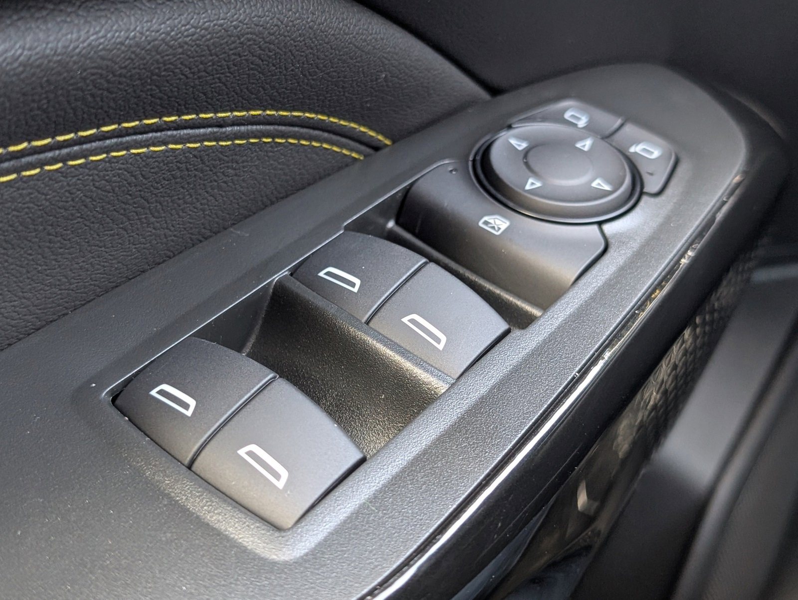 2026 Chevrolet Trax LT Image 13 of 21