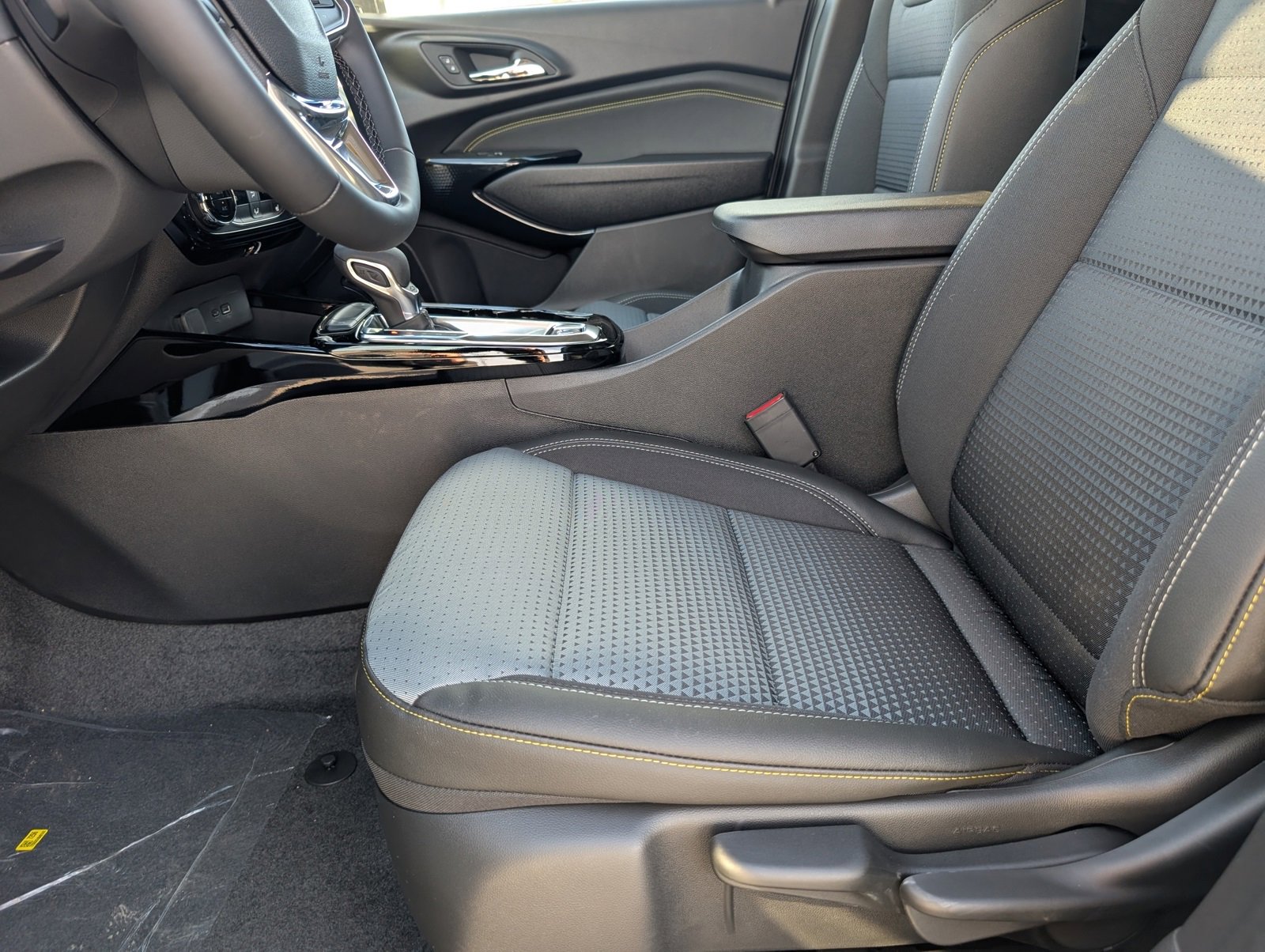 2026 Chevrolet Trax LT Image 6 of 21