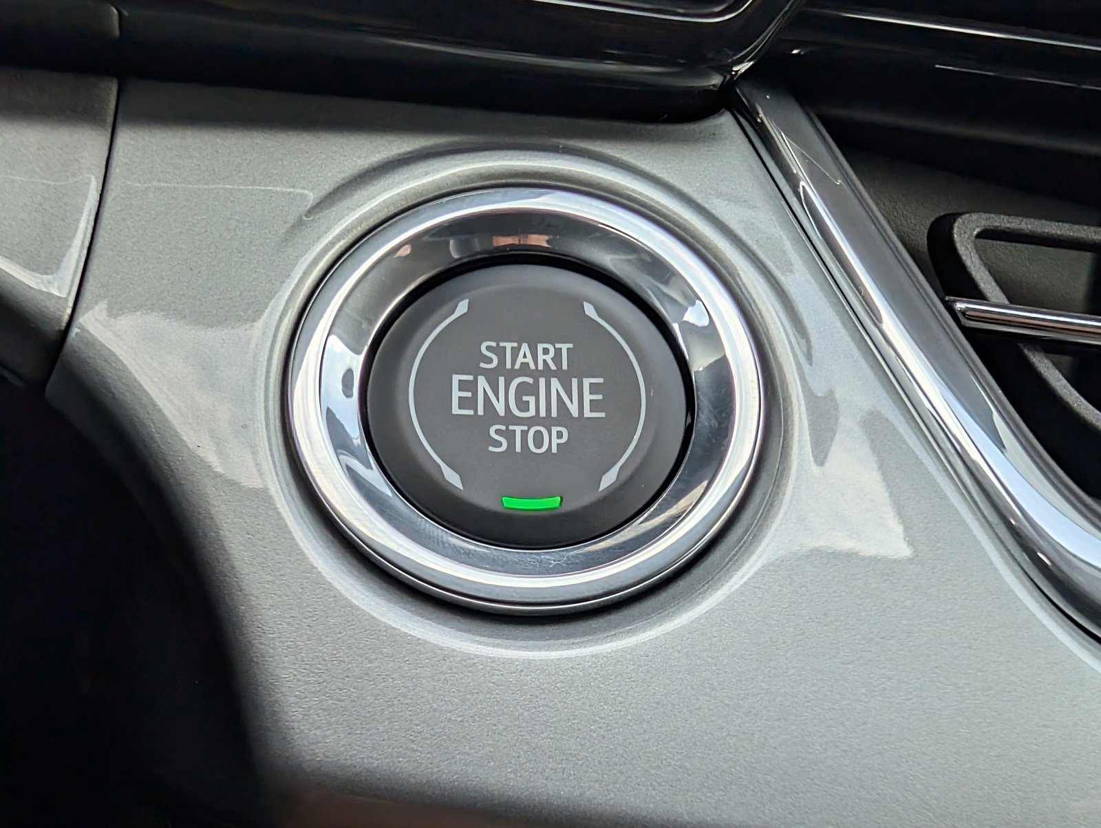 2026 Chevrolet Trax LT Image 9 of 21