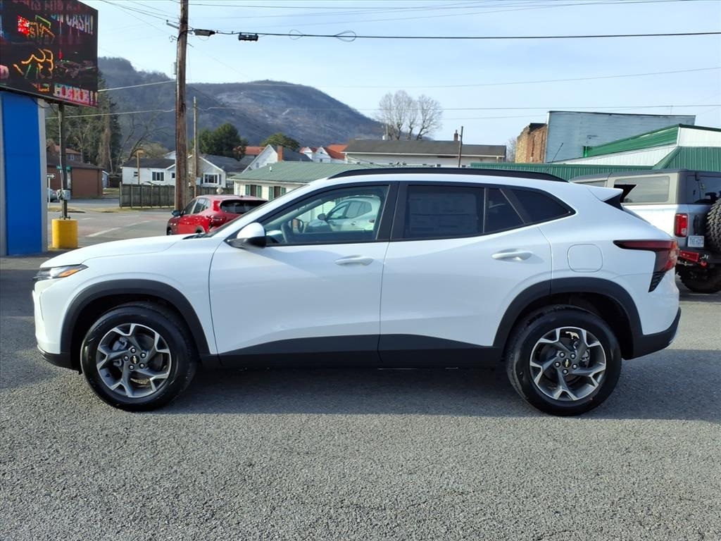 2026 Chevrolet Trax LT Image 8 of 24