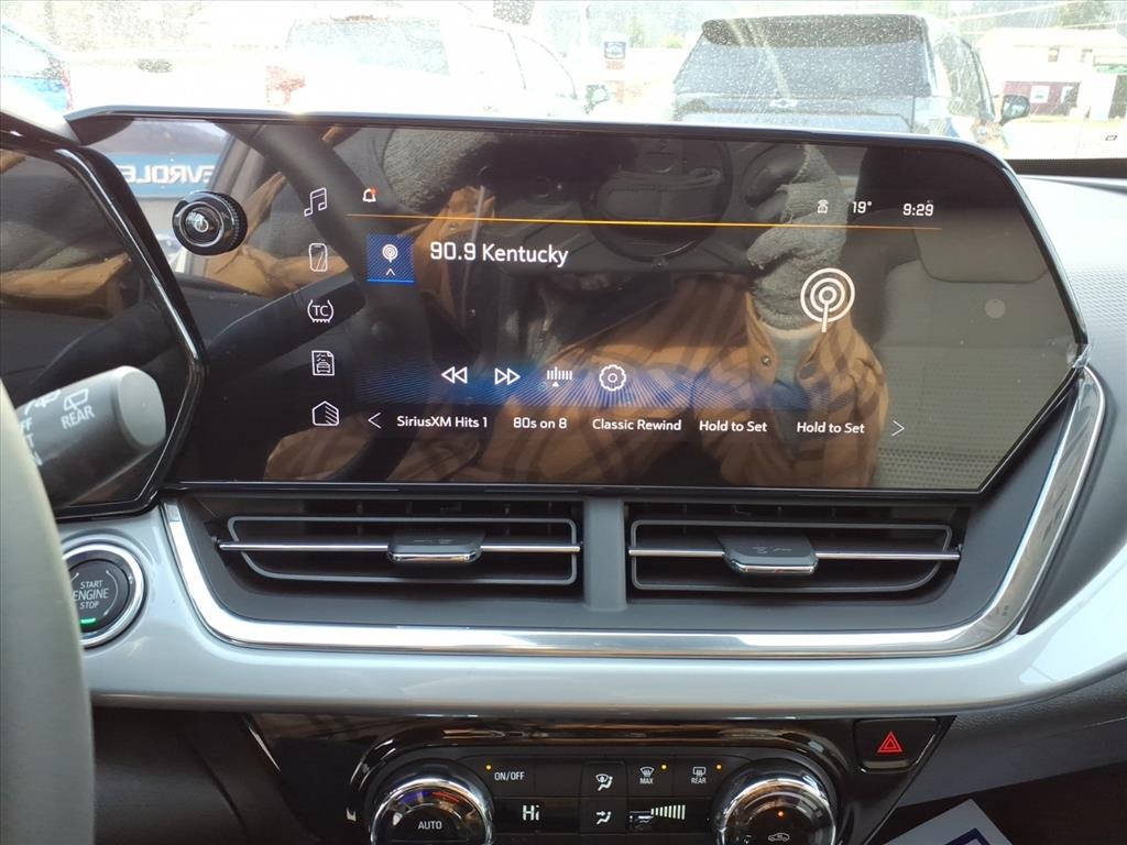 2026 Chevrolet Trax LT Image 14 of 24