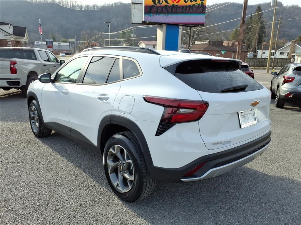 2026 Chevrolet Trax LT Image 7 of 24