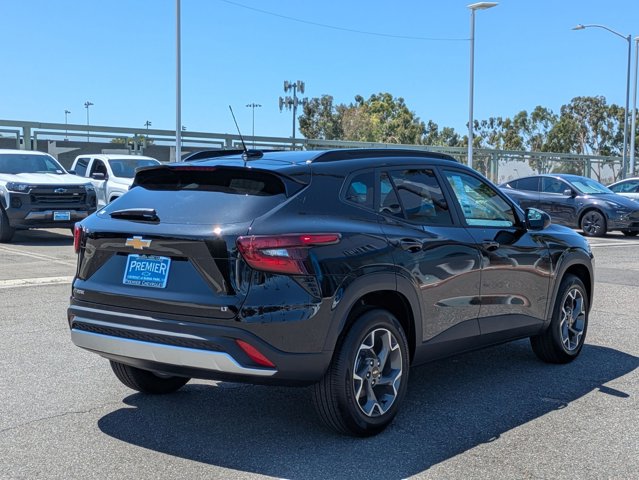 2026 Chevrolet Trax LT Image 5 of 27