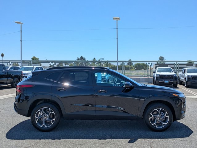 2026 Chevrolet Trax LT Image 4 of 27