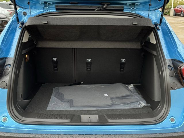 2026 Chevrolet Trax LT Image 8 of 27