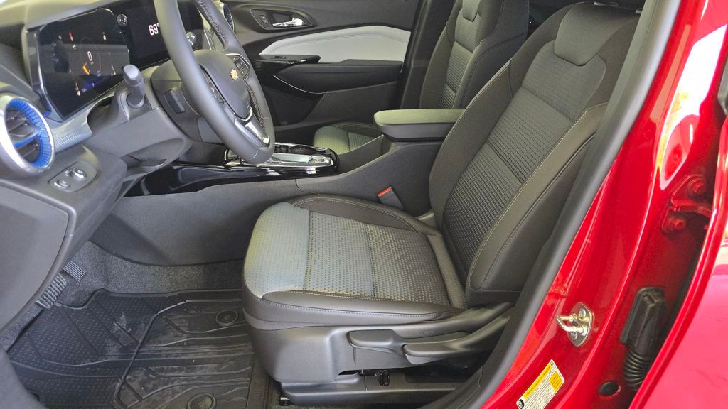 2026 Chevrolet Trax LT Image 12 of 29