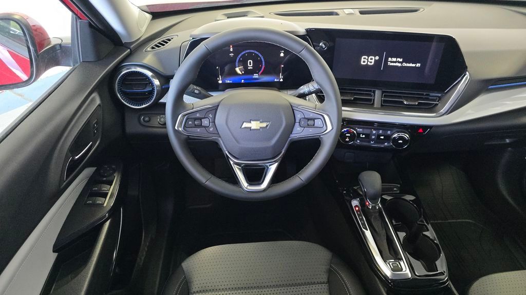 2026 Chevrolet Trax LT Image 14 of 29
