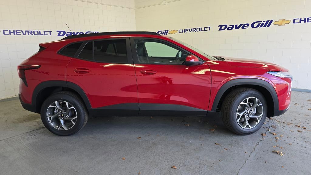 2026 Chevrolet Trax LT Image 3 of 29