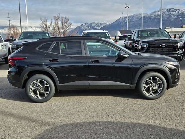 2026 Chevrolet Trax LT Image 4 of 25