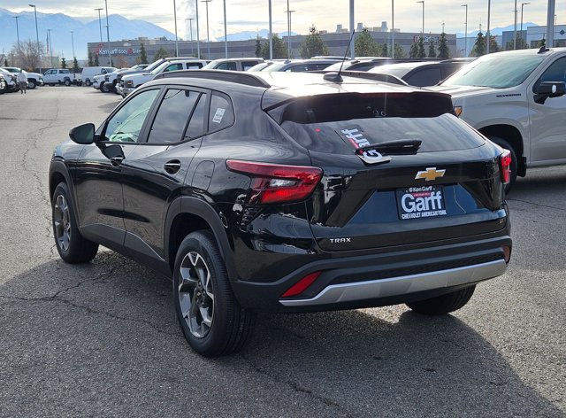 2026 Chevrolet Trax LT Image 7 of 25