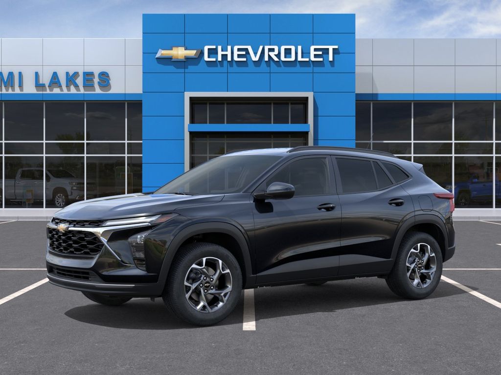 2026 Chevrolet Trax LT Image 2 of 24