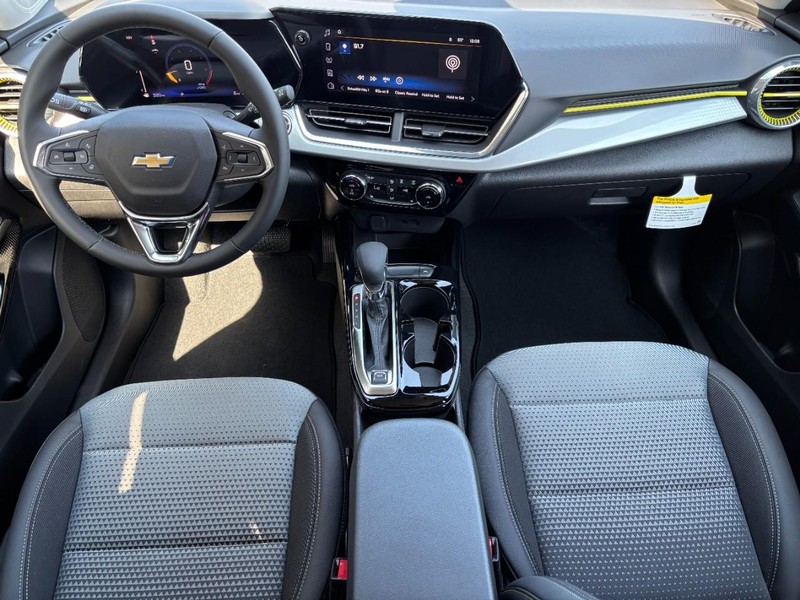 2026 Chevrolet Trax LT Image 6 of 25